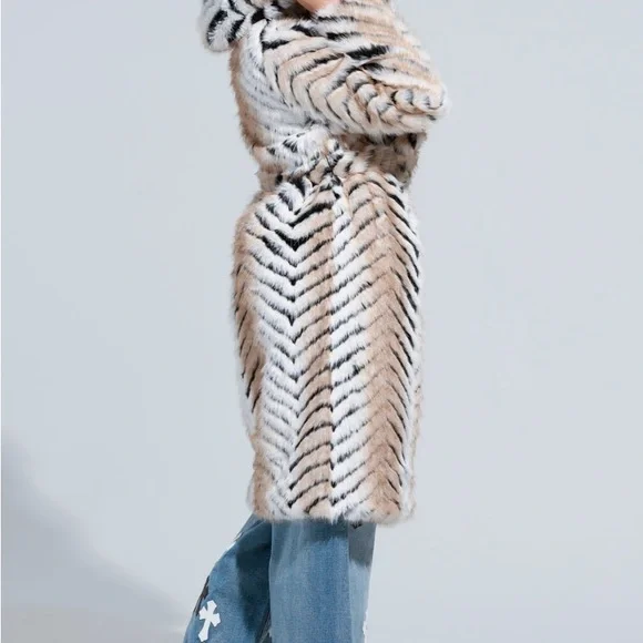 Akira Lola Hooded Faux Fur Jacket NWT - Picture 3 of 12